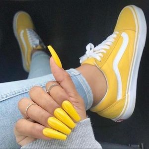 Meet your Posher, Esly